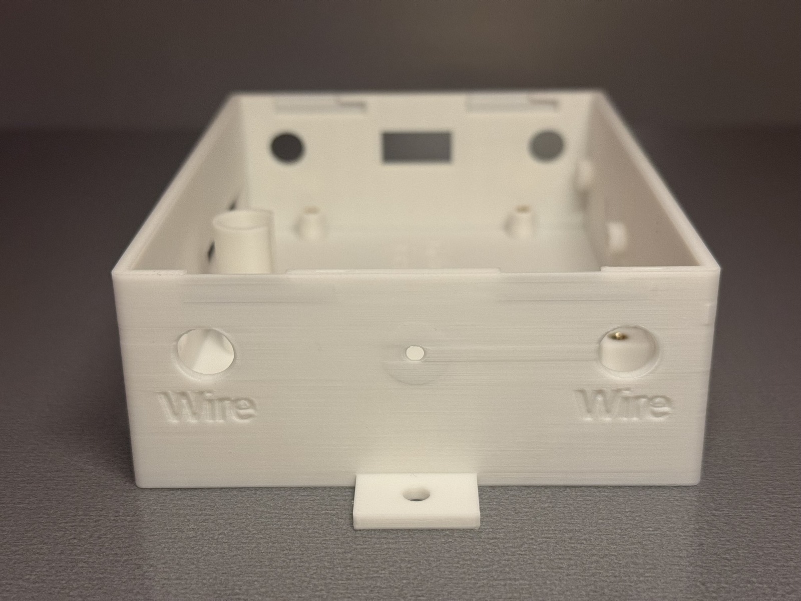 Command-GP 30 White back opening face