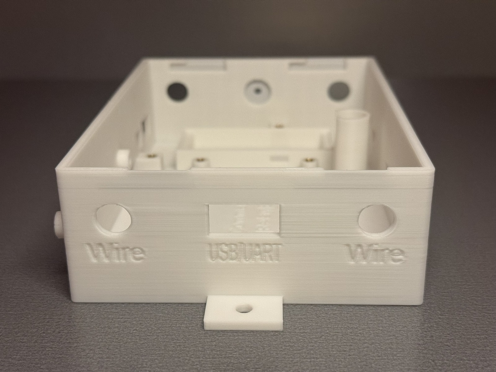 Command-GP 30 White front opening face